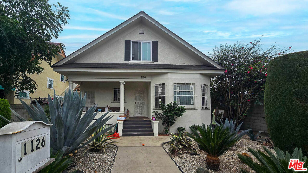 Property Photo:  1126  W Vernon Ave  CA 90037 