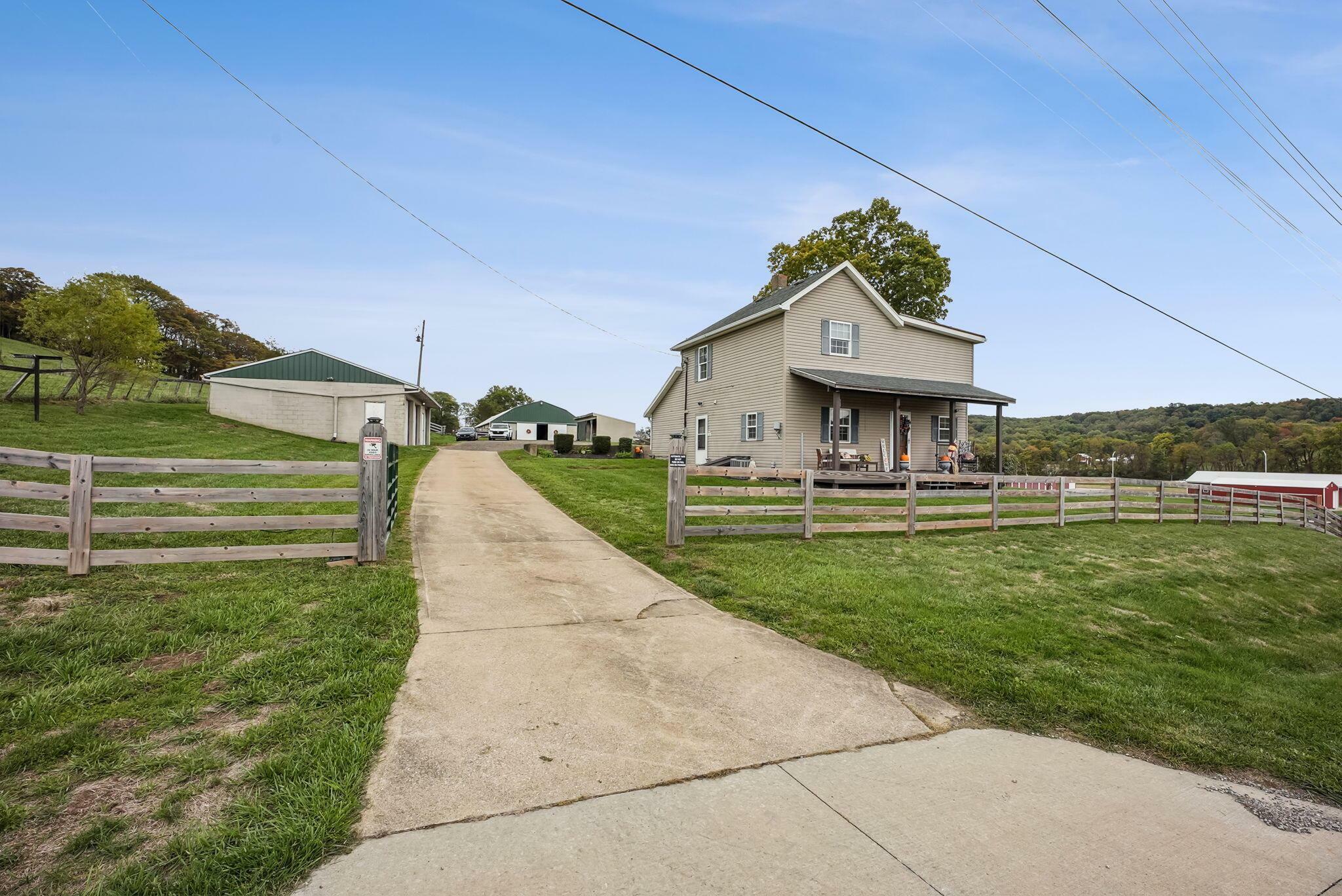 Property Photo:  2900 Delmont Road SW  OH 43130 