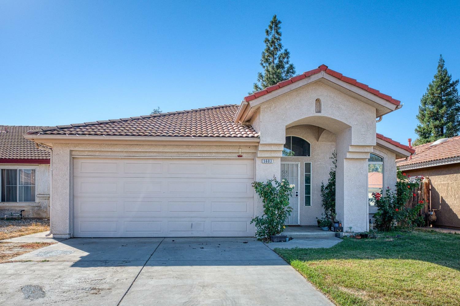 5603 W Sample Avenue  Fresno CA 93722 photo