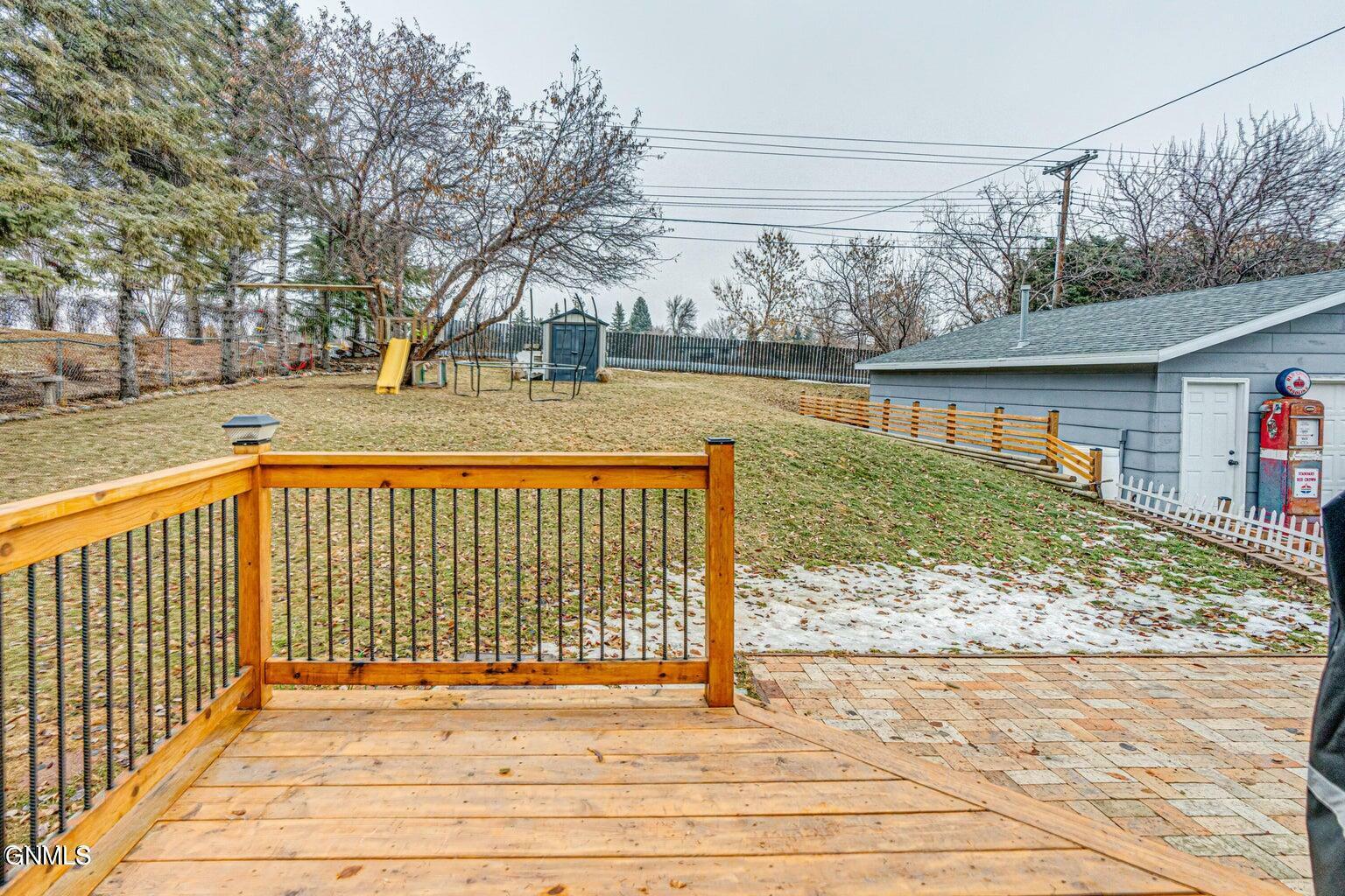 Property Photo:  616 W Turnpike Avenue  ND 58501 