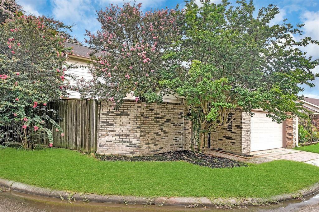 Property Photo:  1703 Sullins Way  TX 77058 