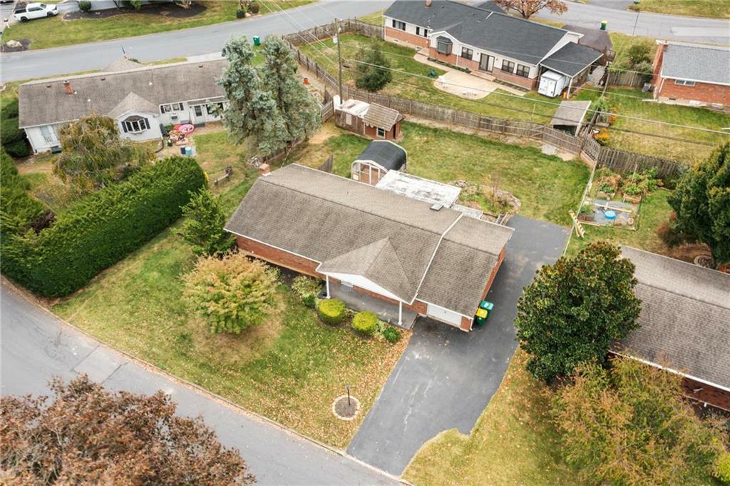 Property Photo:  7106 Heather Road  PA 18062 