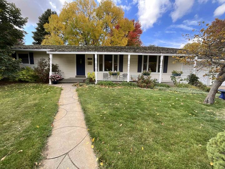 Property Photo:  820 S Gilman  NE 69101 