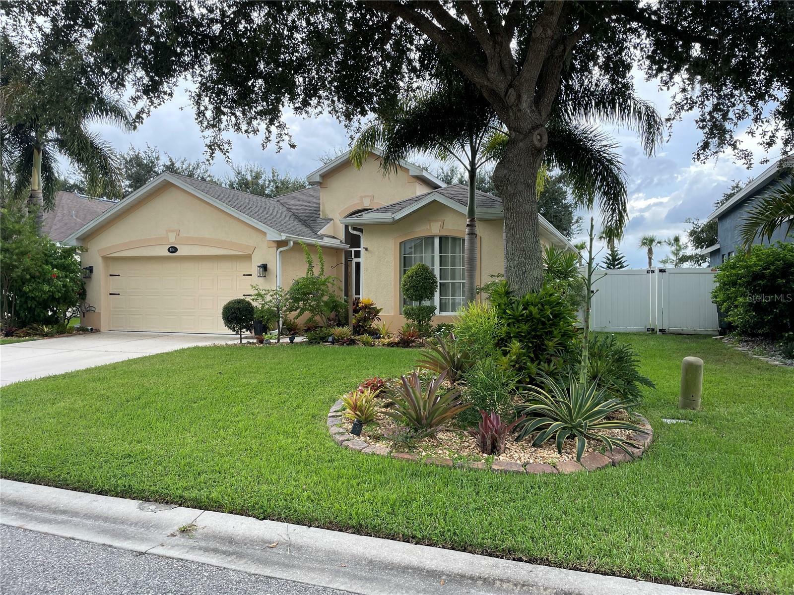 Property Photo:  5114 60th Drive E  FL 34203 