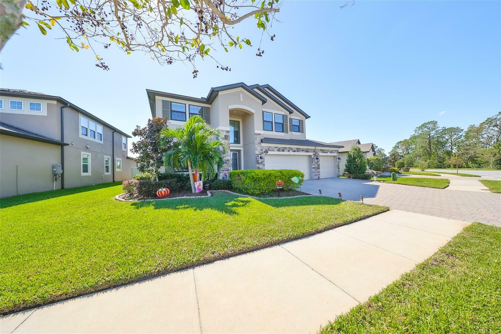 Property Photo:  19498 Leonard Road  FL 33558 