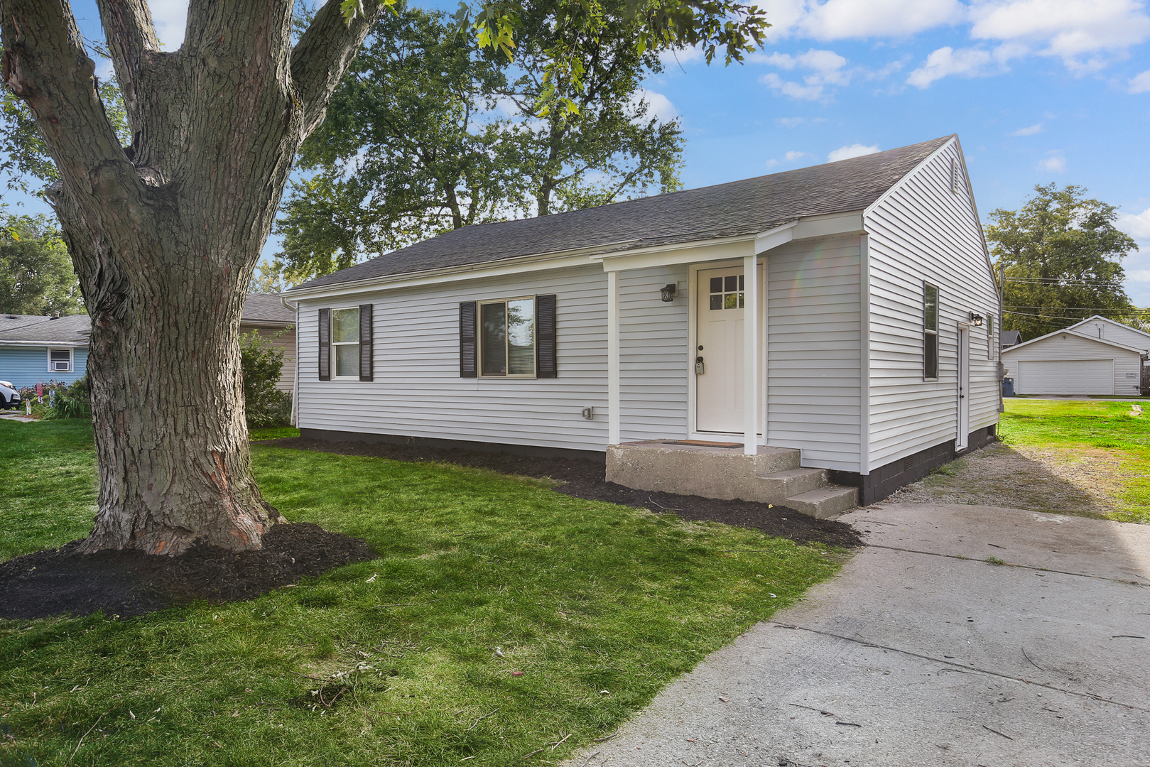 Property Photo:  235 N Jackson Avenue  IL 60915 