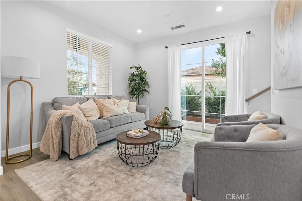 Property Photo: 872 W Walnut Avenue A CA 91016