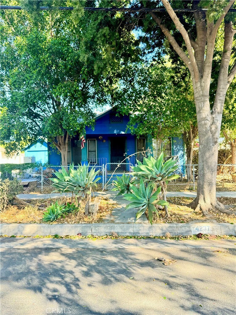 4237 4th Street  Riverside CA 92501 photo