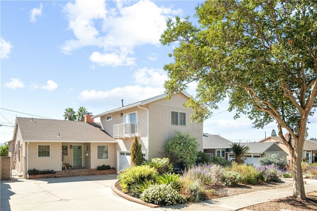 Property Photo:  1907 Amber Lane  CA 91504 