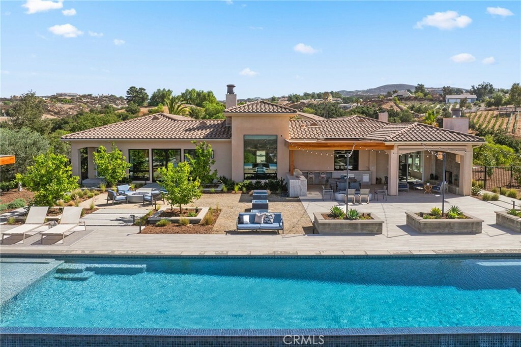 Property Photo: 39893 Calle Breve CA 92592