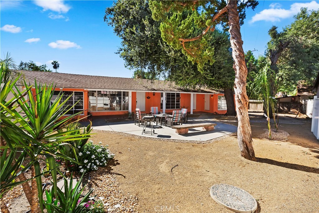 Property Photo:  3306 N H Street  CA 92405 