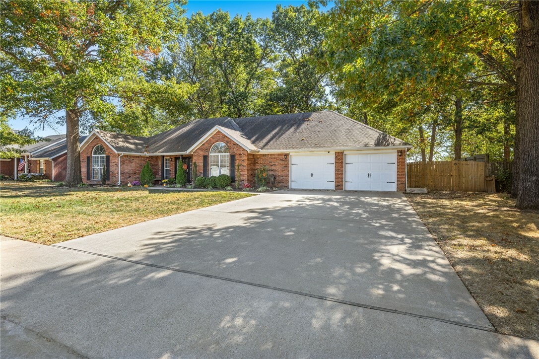 Property Photo:  601 Shady Acres Lane  AR 72753 