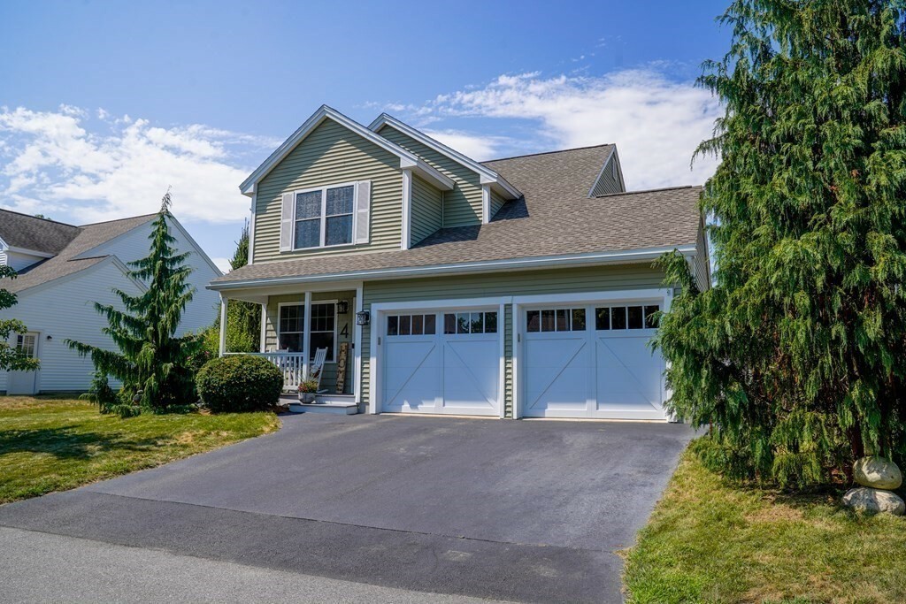 Property Photo:  4 Winslow Ct  MA 01463 