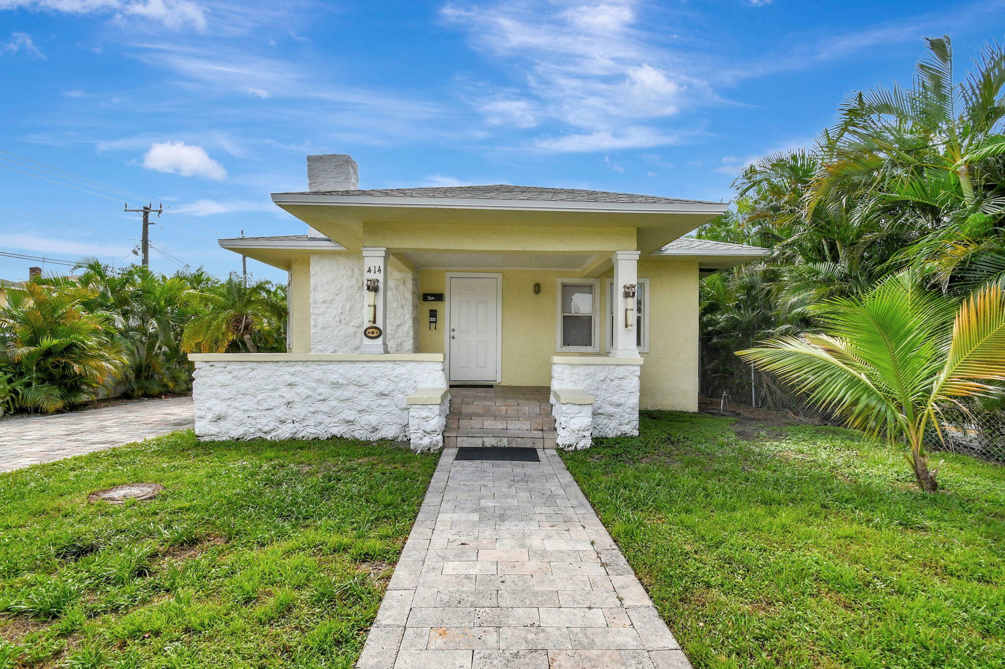 Property Photo:  414 Ardmore Road  FL 33401 