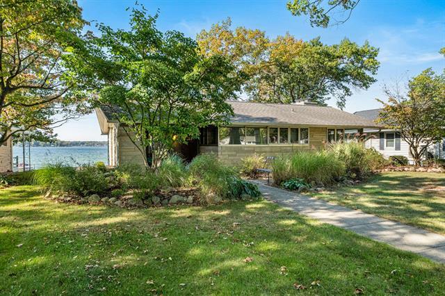 Property Photo:  50286 E Lakeshore Drive  MI 49047 