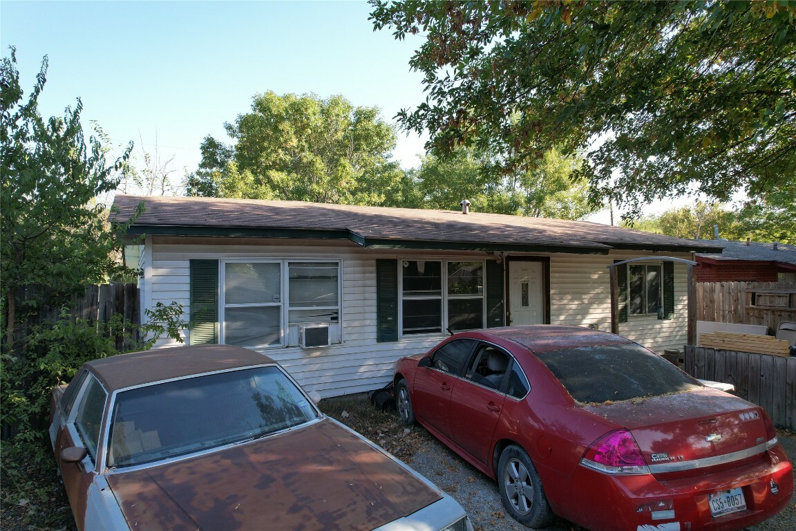 Property Photo:  6706 Cruz Street  TX 78741 