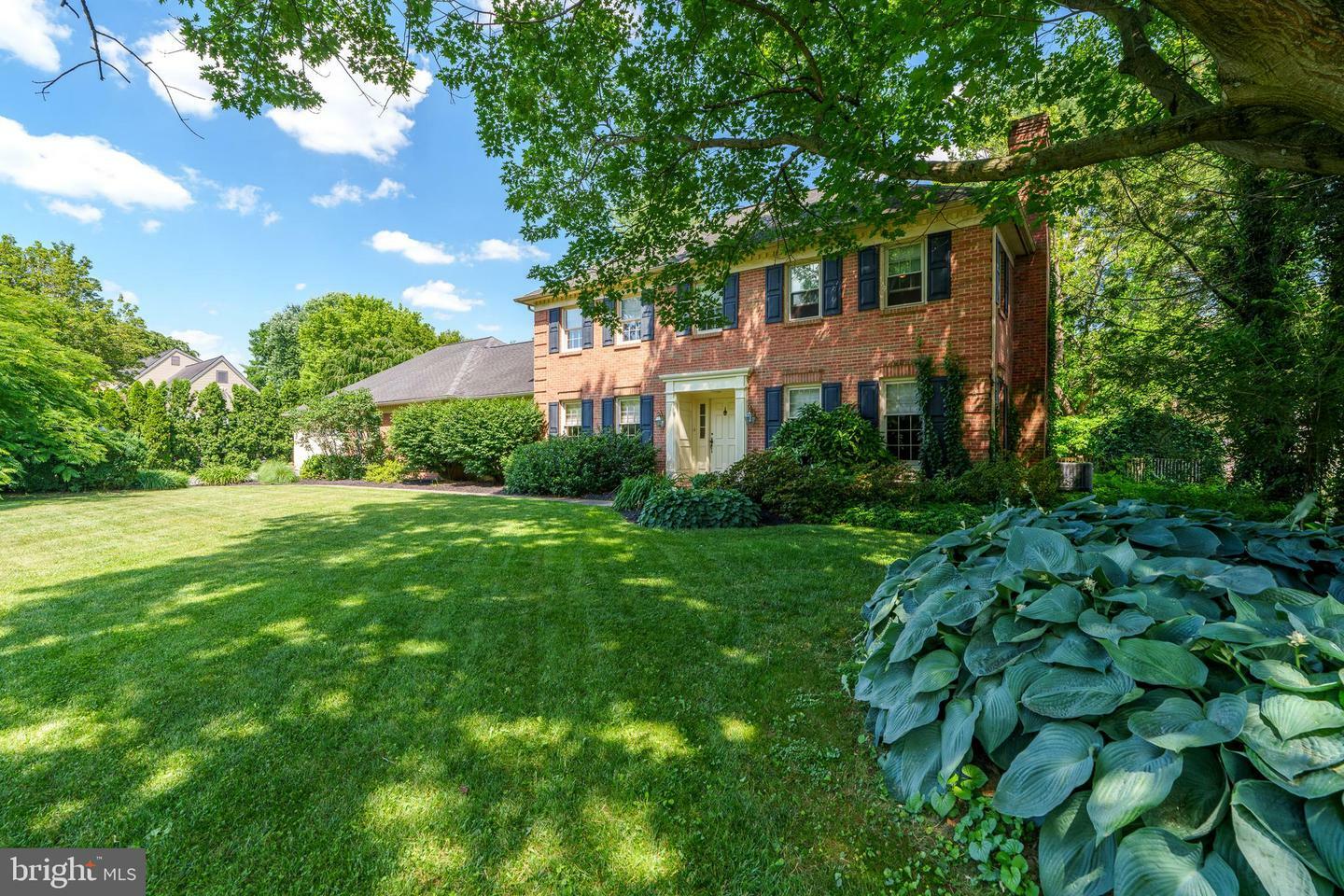 Property Photo:  2442 Stone Heath Drive  PA 17601 