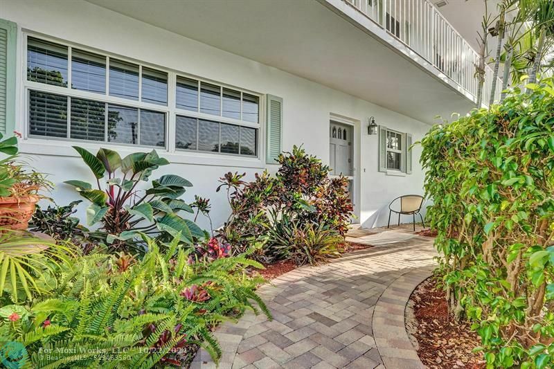 Property Photo:  2820 NE 30 5  FL 33306 