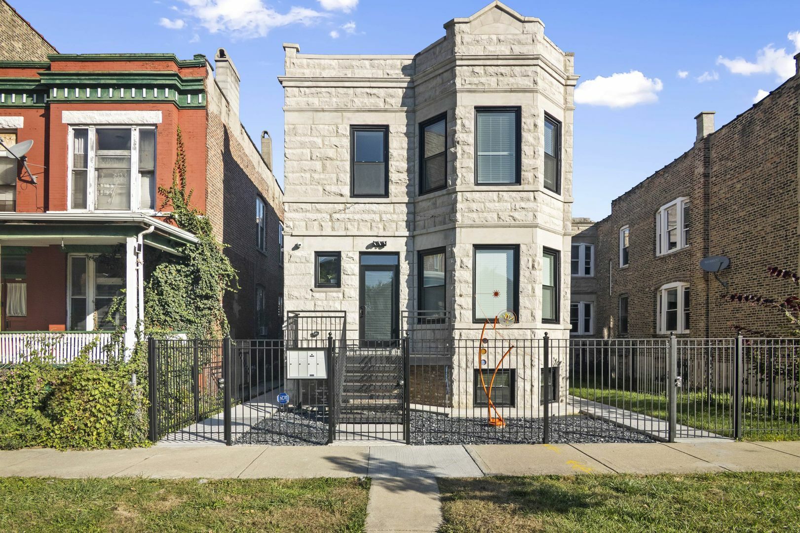 Property Photo:  3126 W Fulton Boulevard 2F  IL 60612 