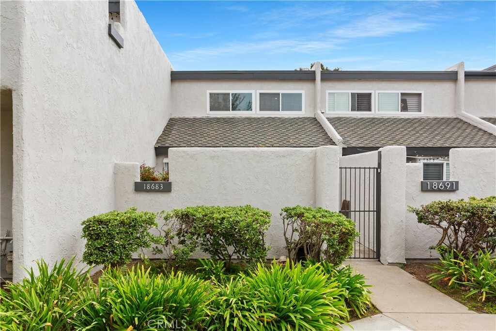 Property Photo:  18683 Maplewood Circle 84  CA 92646 