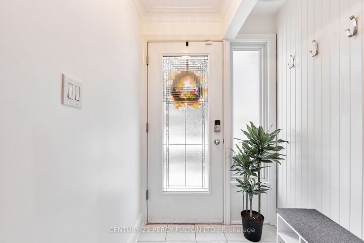 Photo de la propriété: 31 Windsor Dr ON L1T 2Z4