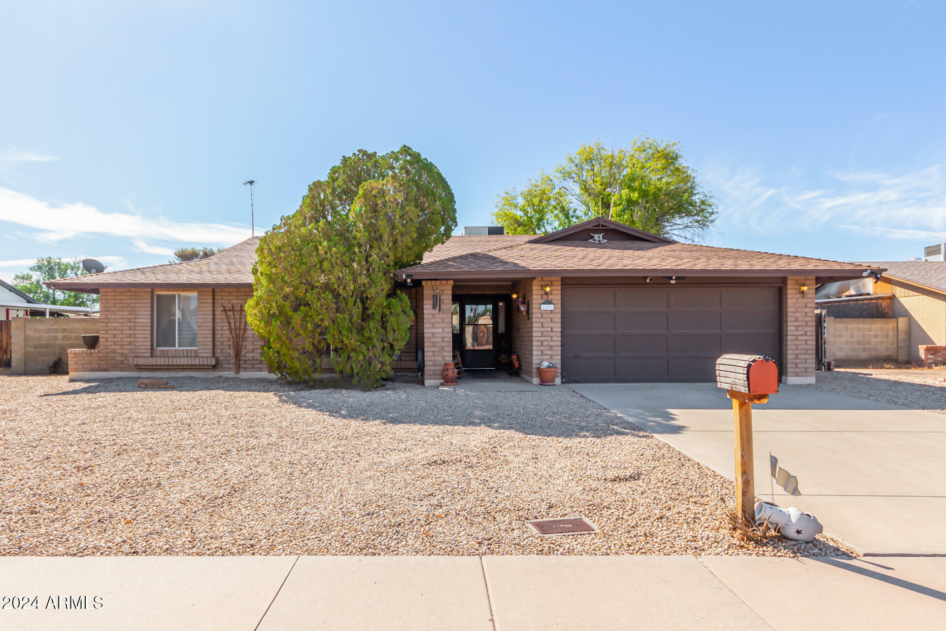 Property Photo:  1831 W Topeka Drive  AZ 85027 