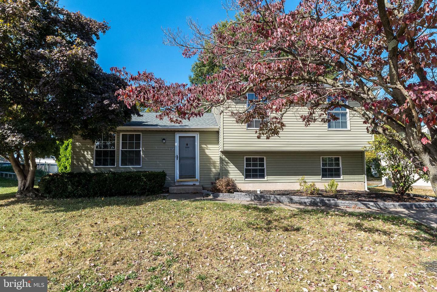 Property Photo:  152 Independence Drive  PA 19067 