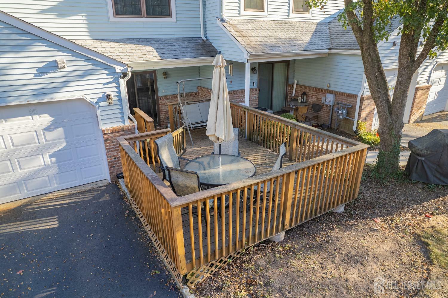 Property Photo:  25 Aspen Drive  NJ 08902 