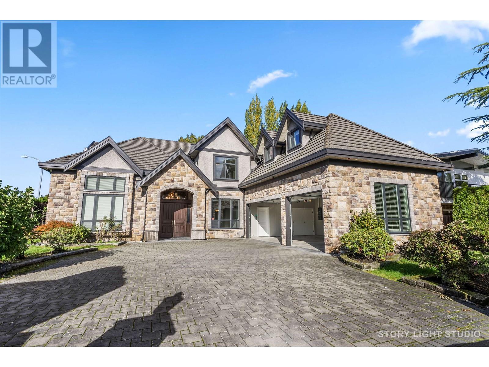 Property Photo: 5515 Langtree Avenue BC V7C 4L6