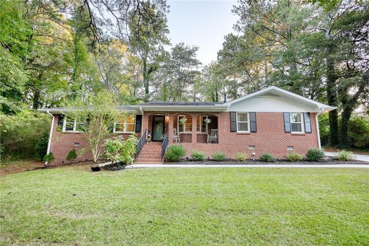 9117 Lakeview Drive SW  Covington GA 30014 photo