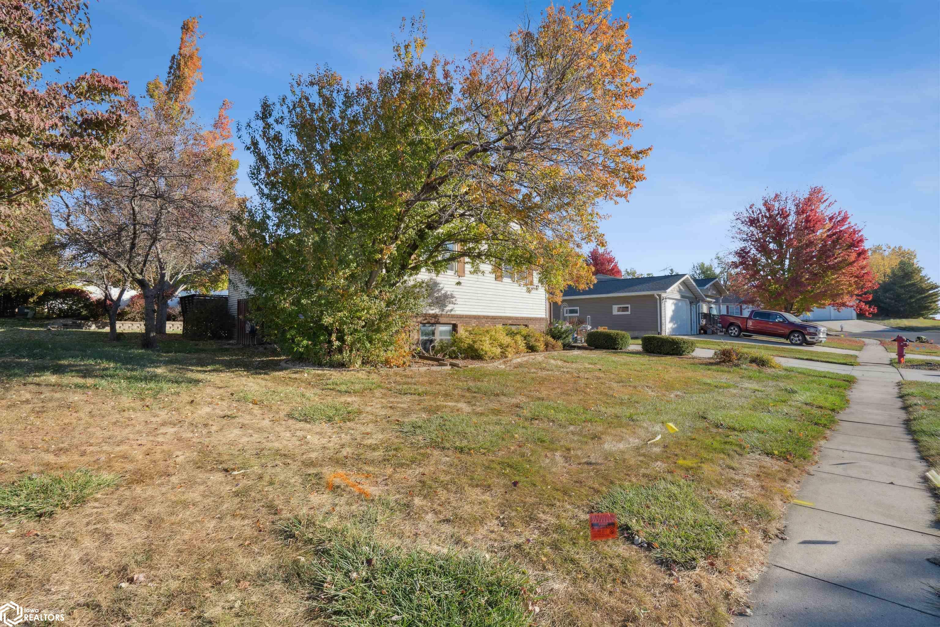 Property Photo:  403 Terry Terrace  IA 50158 