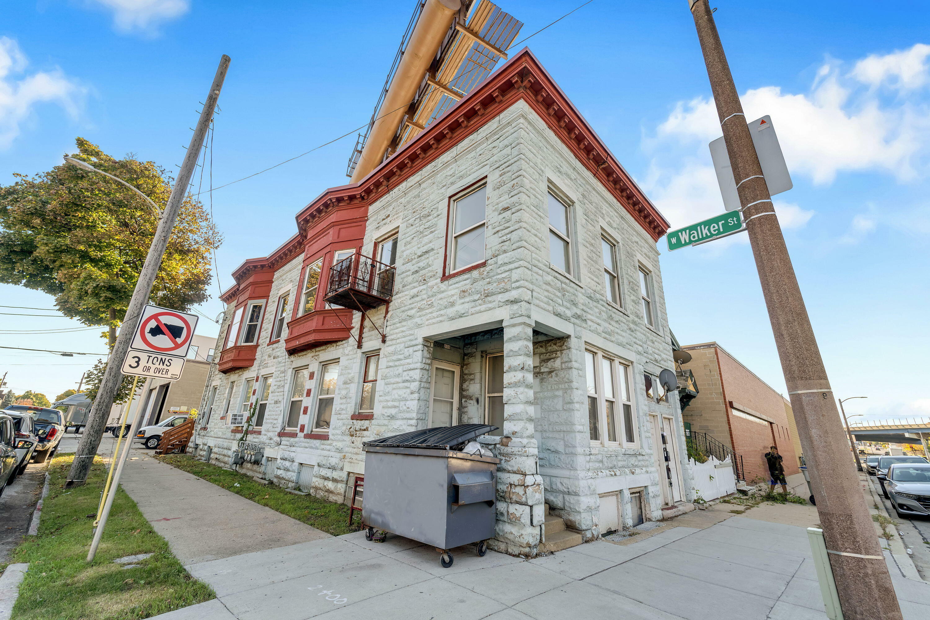 Property Photo:  900 S 6th St 902  WI 53204 