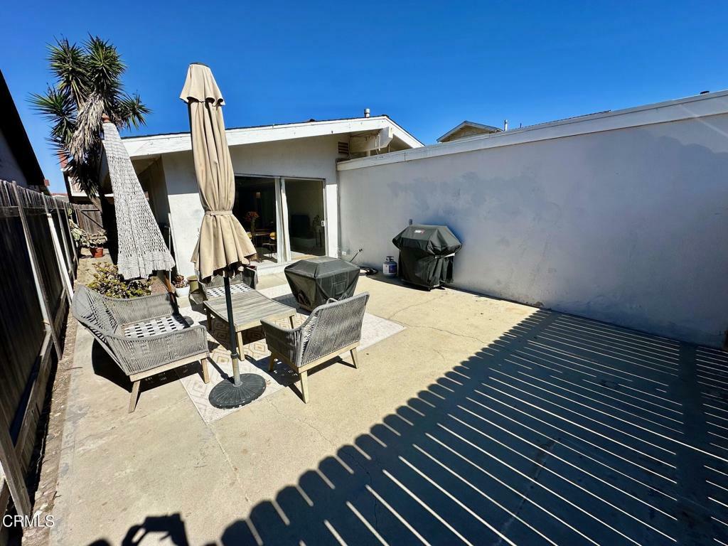 Property Photo:  5057 Coral Way  CA 93035 