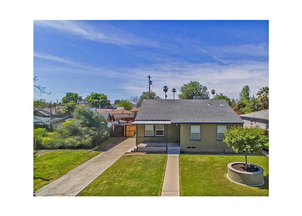 351 Cypress Street  Bakersfield CA 93304 photo