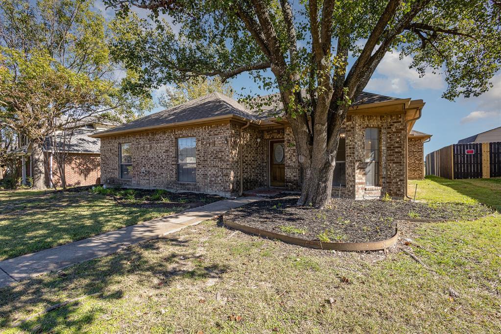 Property Photo: 508 Buttercup Trail TX 75149