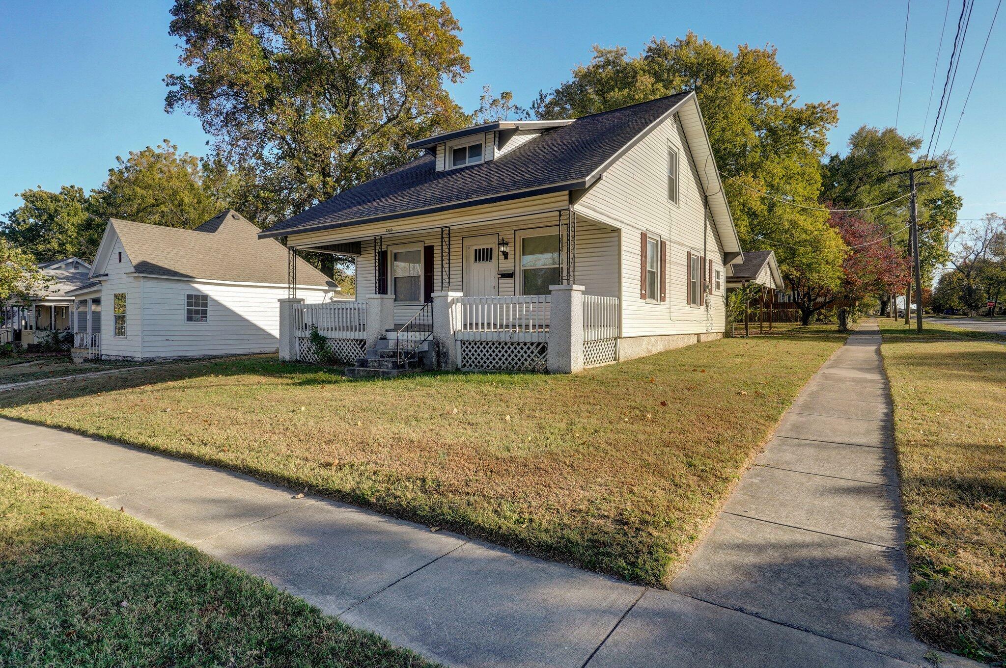 Property Photo:  1230 W Atlantic Street  MO 65803 