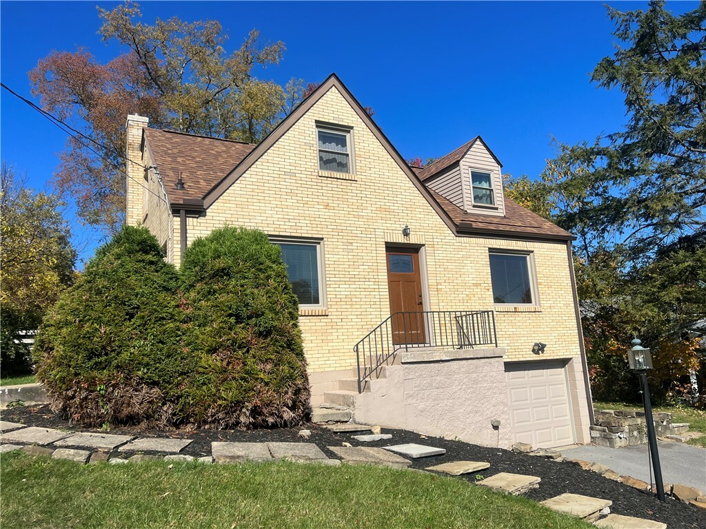 Property Photo:  216 Coral Drive  PA 15241 