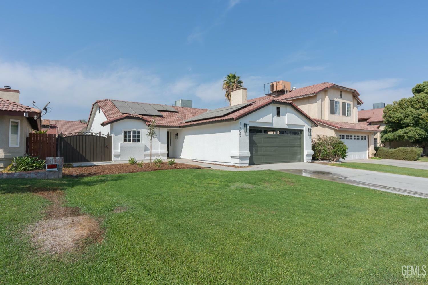 Property Photo:  6805 Leisure Street  CA 93313 