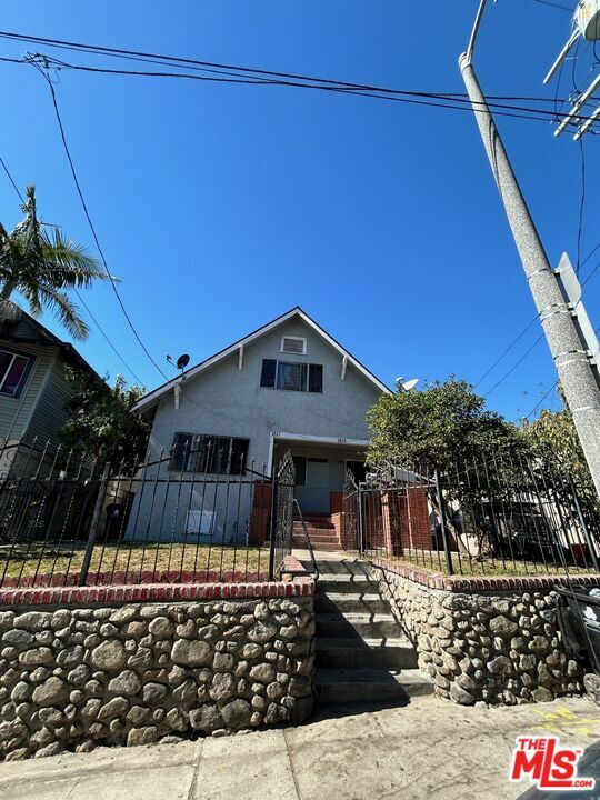 Property Photo:  1819  S Normandie Ave  CA 90006 