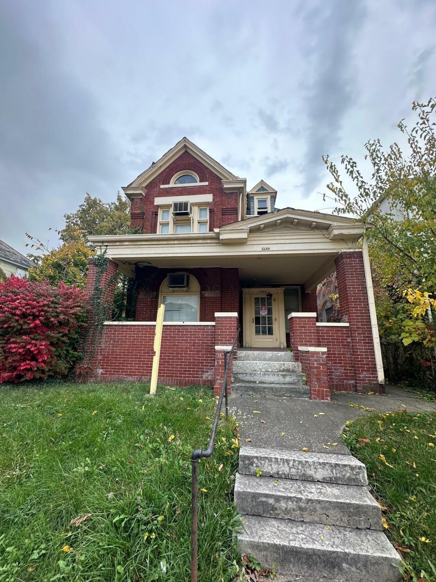 Property Photo:  1169 E Livingston Avenue  OH 43205 