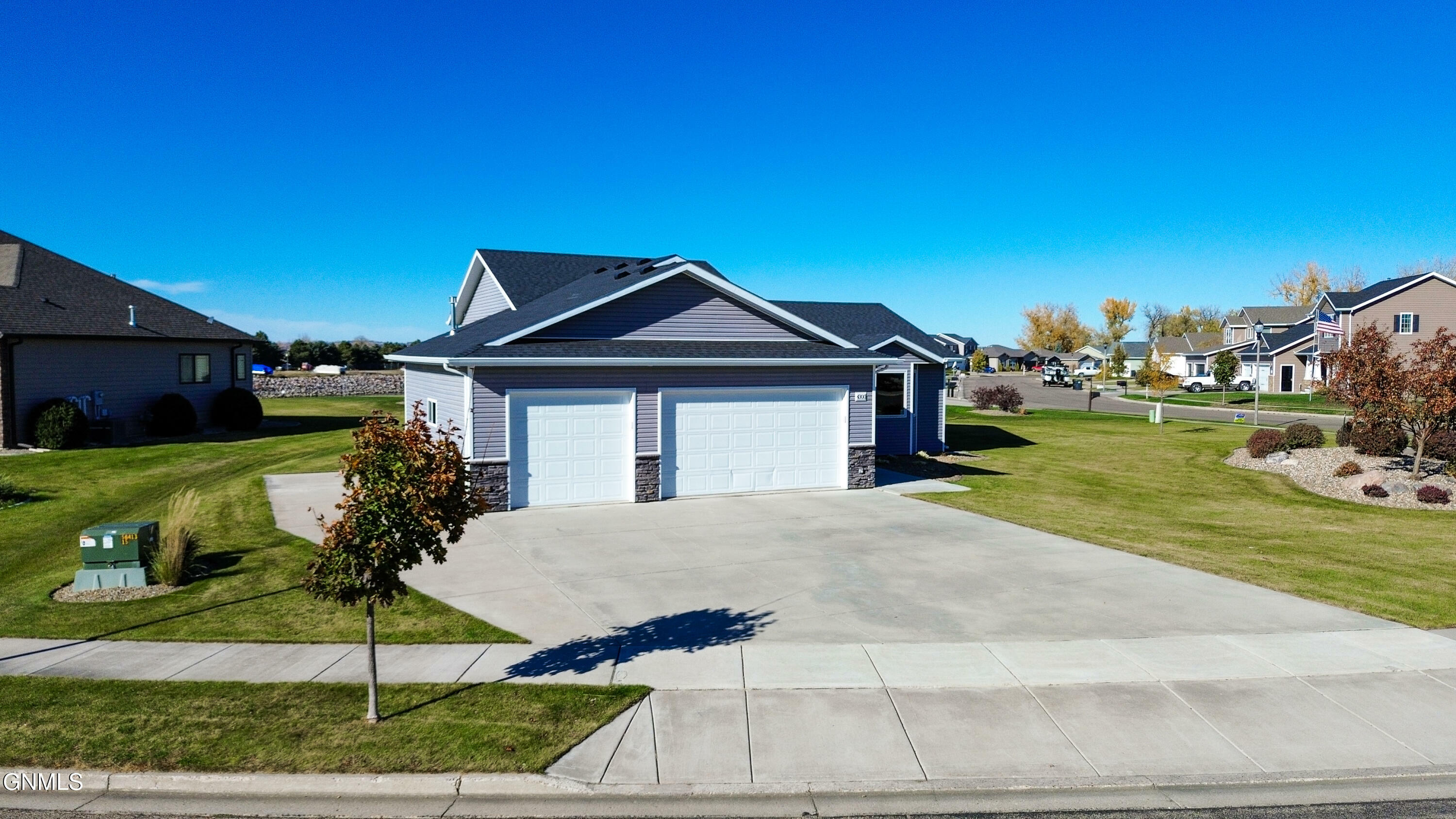 Property Photo:  4300 Borden Harbor Place SE  ND 58554 