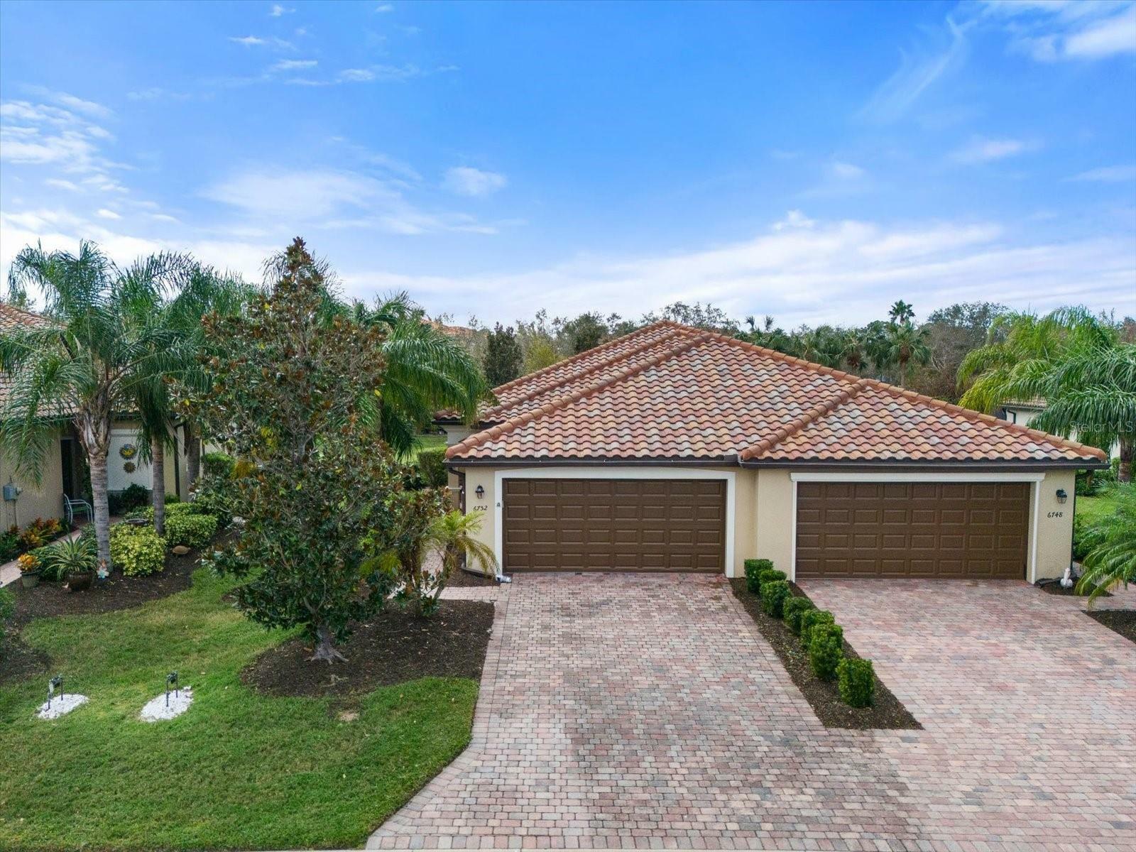 Property Photo:  6752 Willowshire Way  FL 34212 