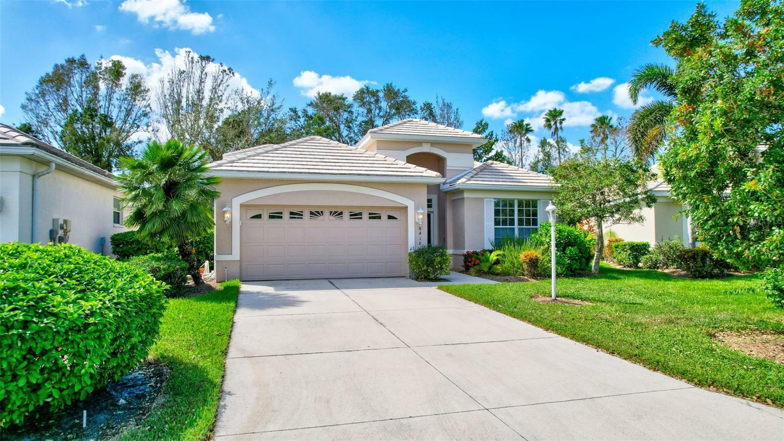 Property Photo:  8418 Idlewood Court  FL 34202 