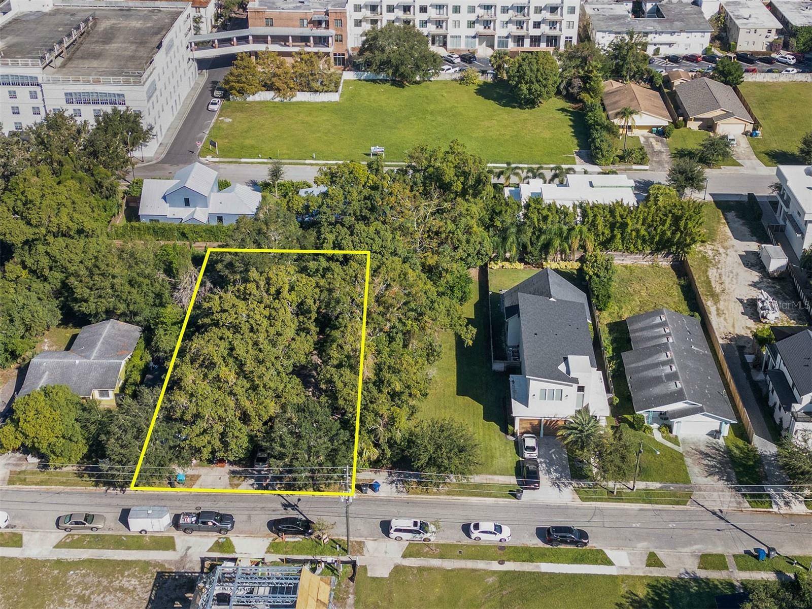 Property Photo:  471 W Comstock Avenue  FL 32789 