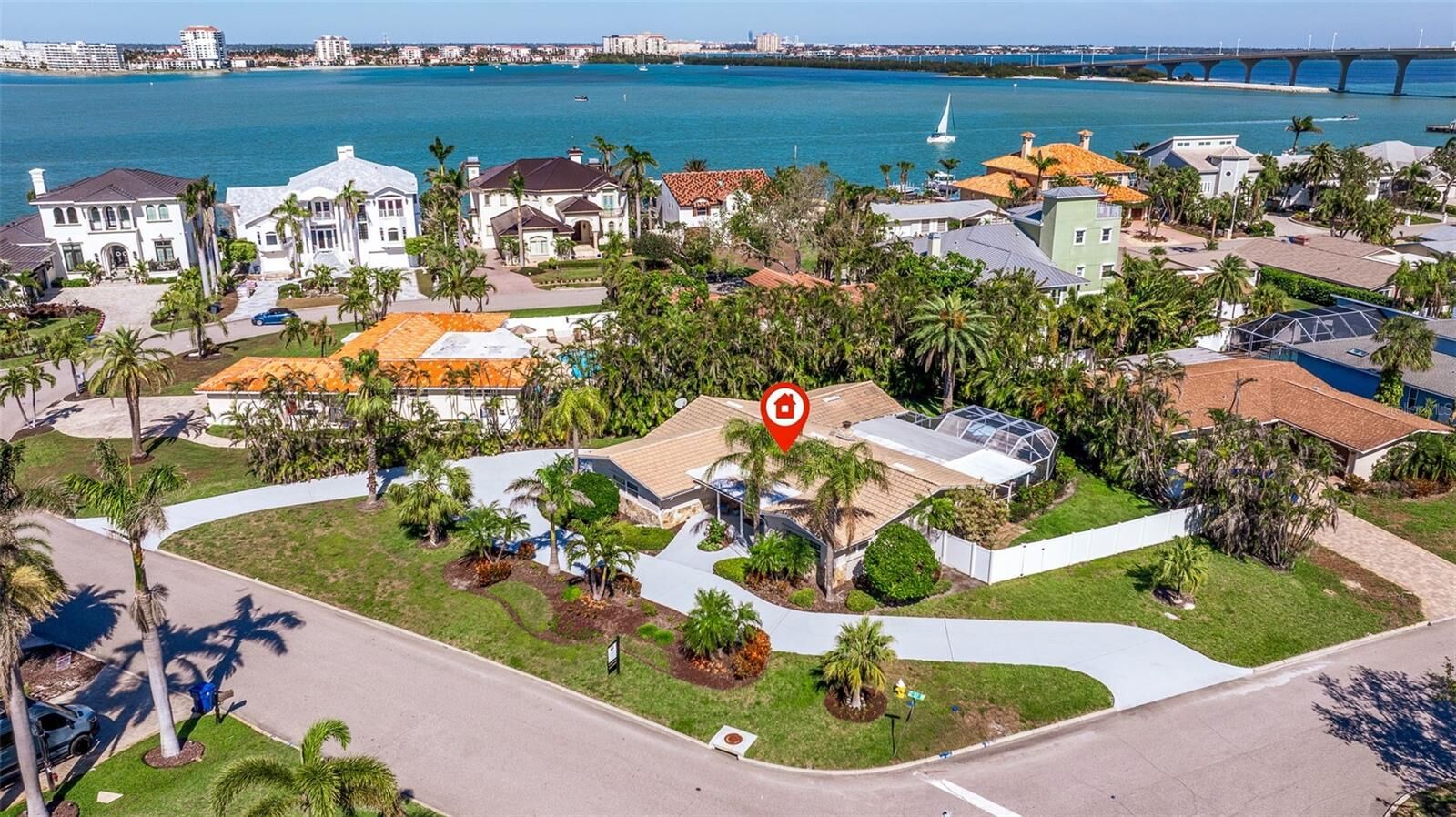 Property Photo: 165 4th Avenue N FL 33715