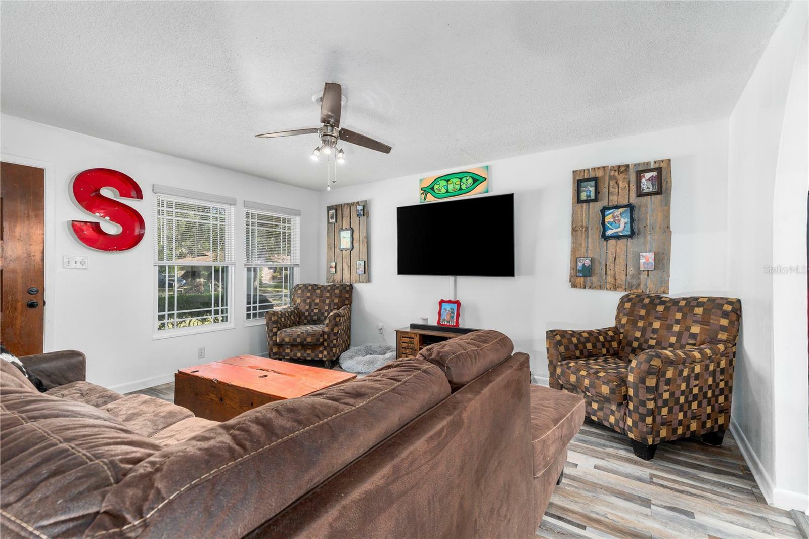 Property Photo: 4100 NW 20th Drive FL 32605