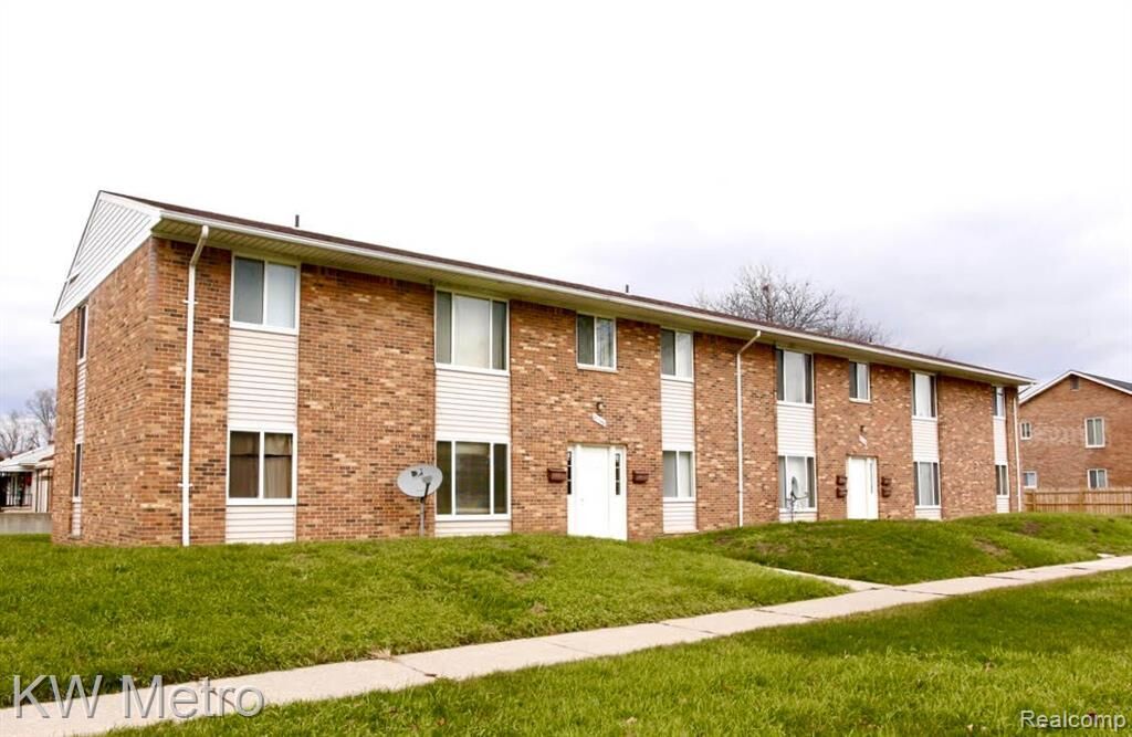 Property Photo:  27746 Cherry Hill Road  MI 48135 3155 