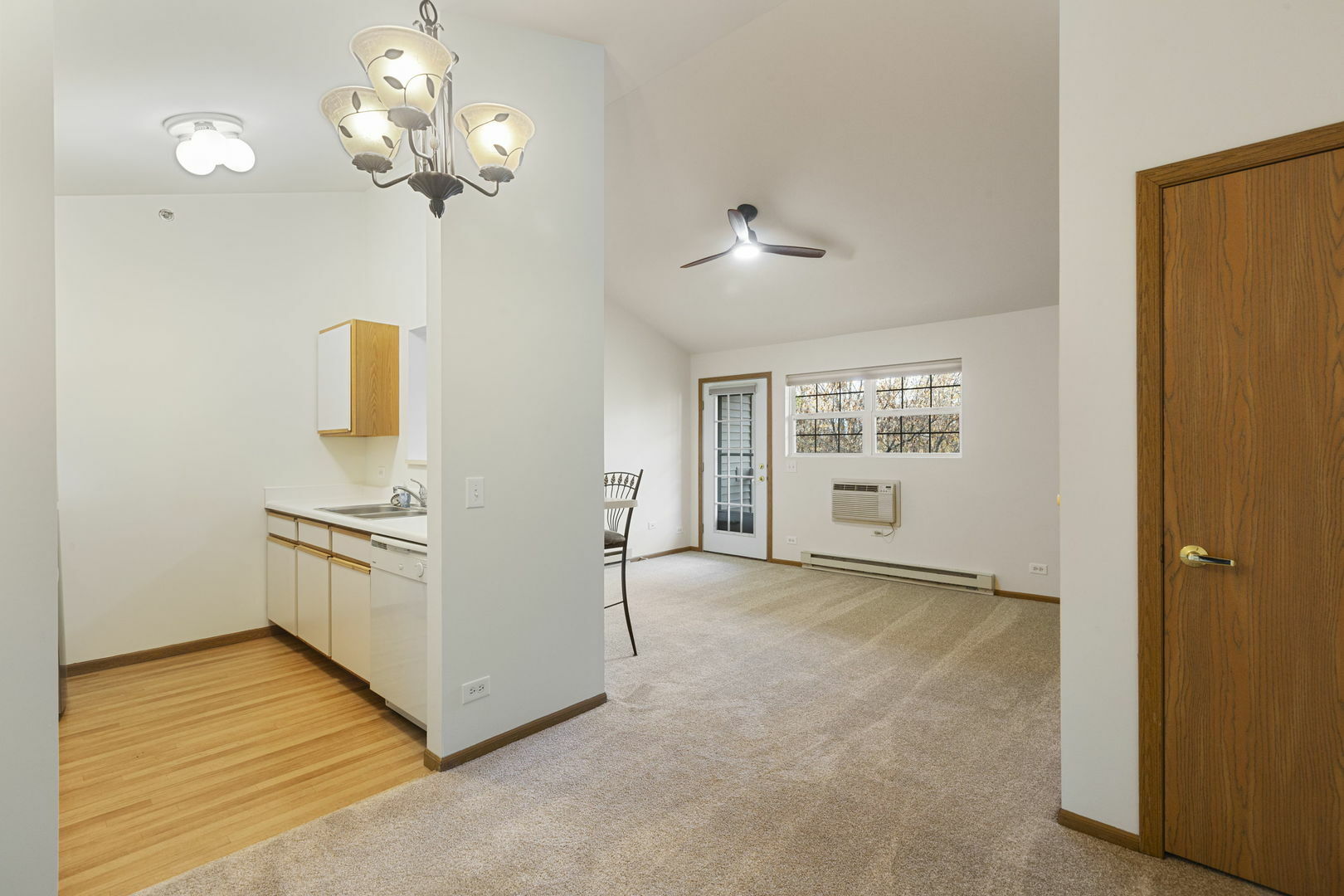 Property Photo:  340 Cunat Boulevard 3D  IL 60071 