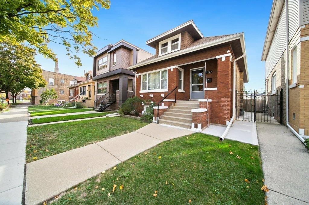 5523 W Newport Avenue  Chicago IL 60641 photo