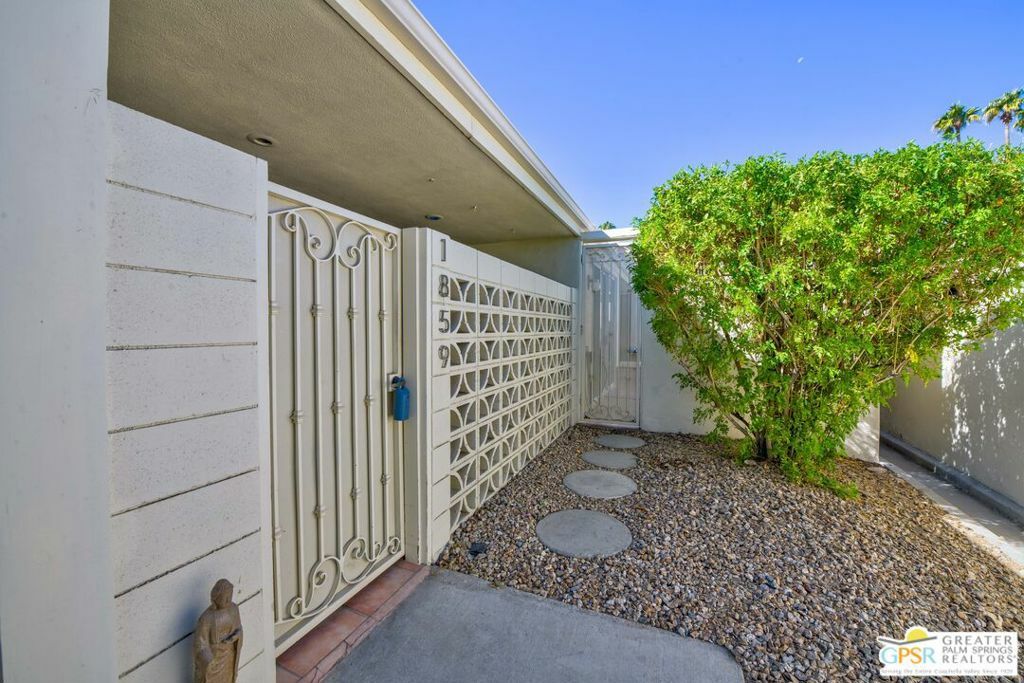 Property Photo:  1859 Sandcliff Road  CA 92264 